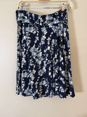 Max Studio Navy Floral Stretch Skirt
